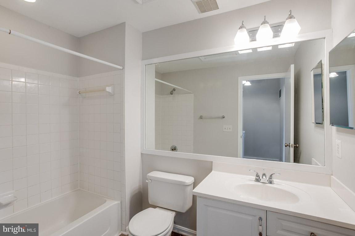 GLENSHIRE TOWNE - Residential