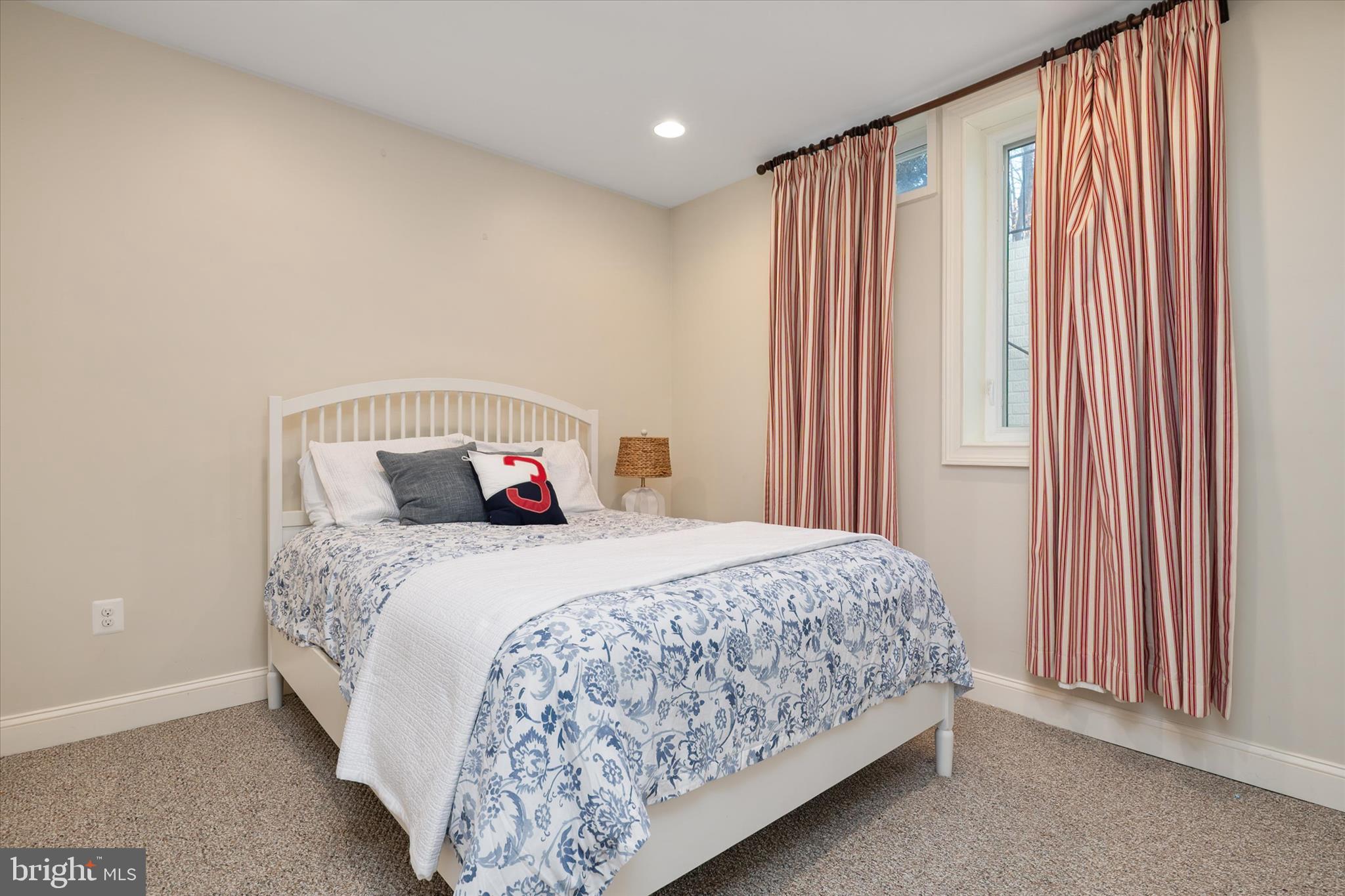 SOUTH RIVER COLONY - Residential