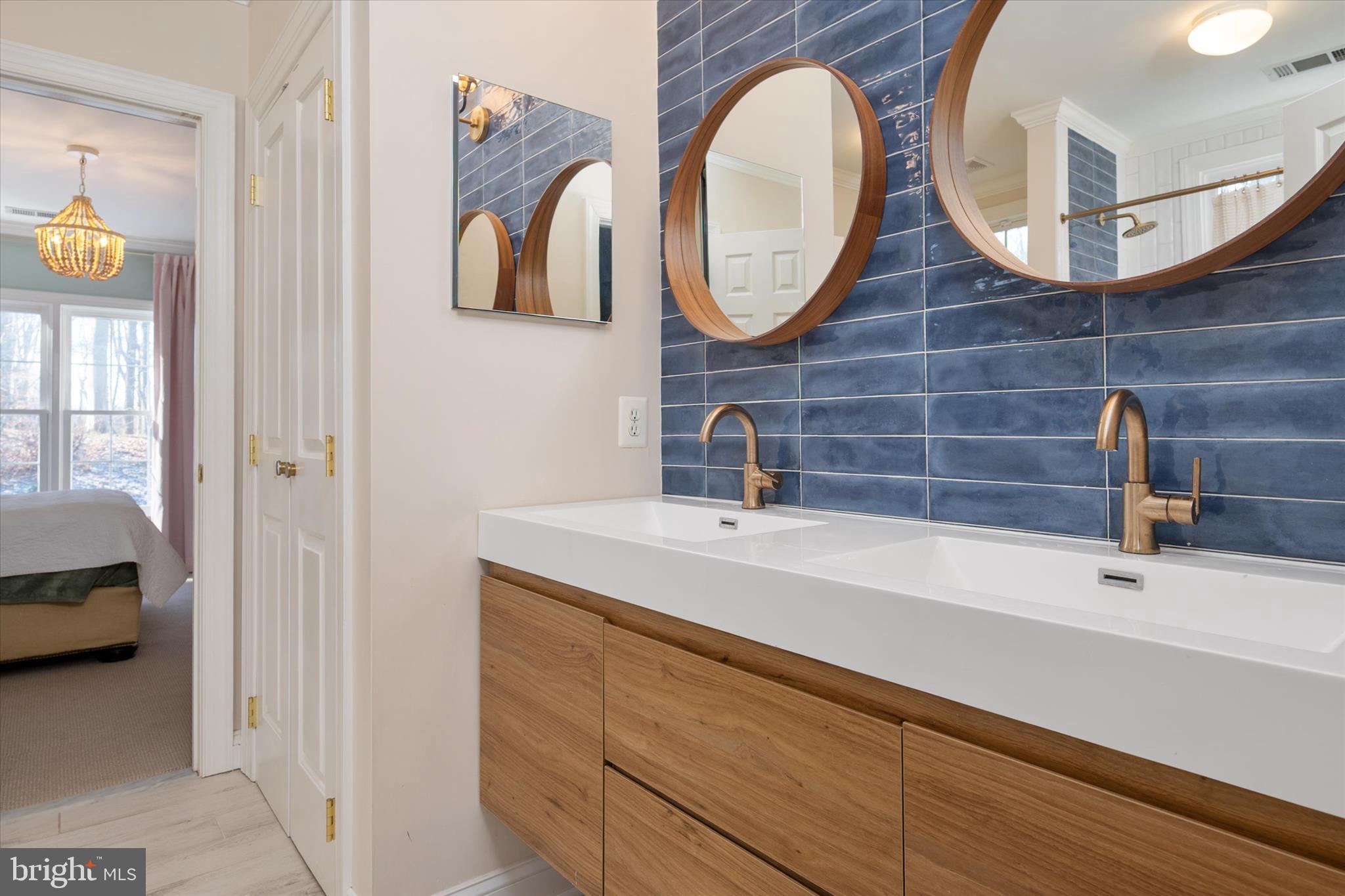 SOUTH RIVER COLONY - Residential