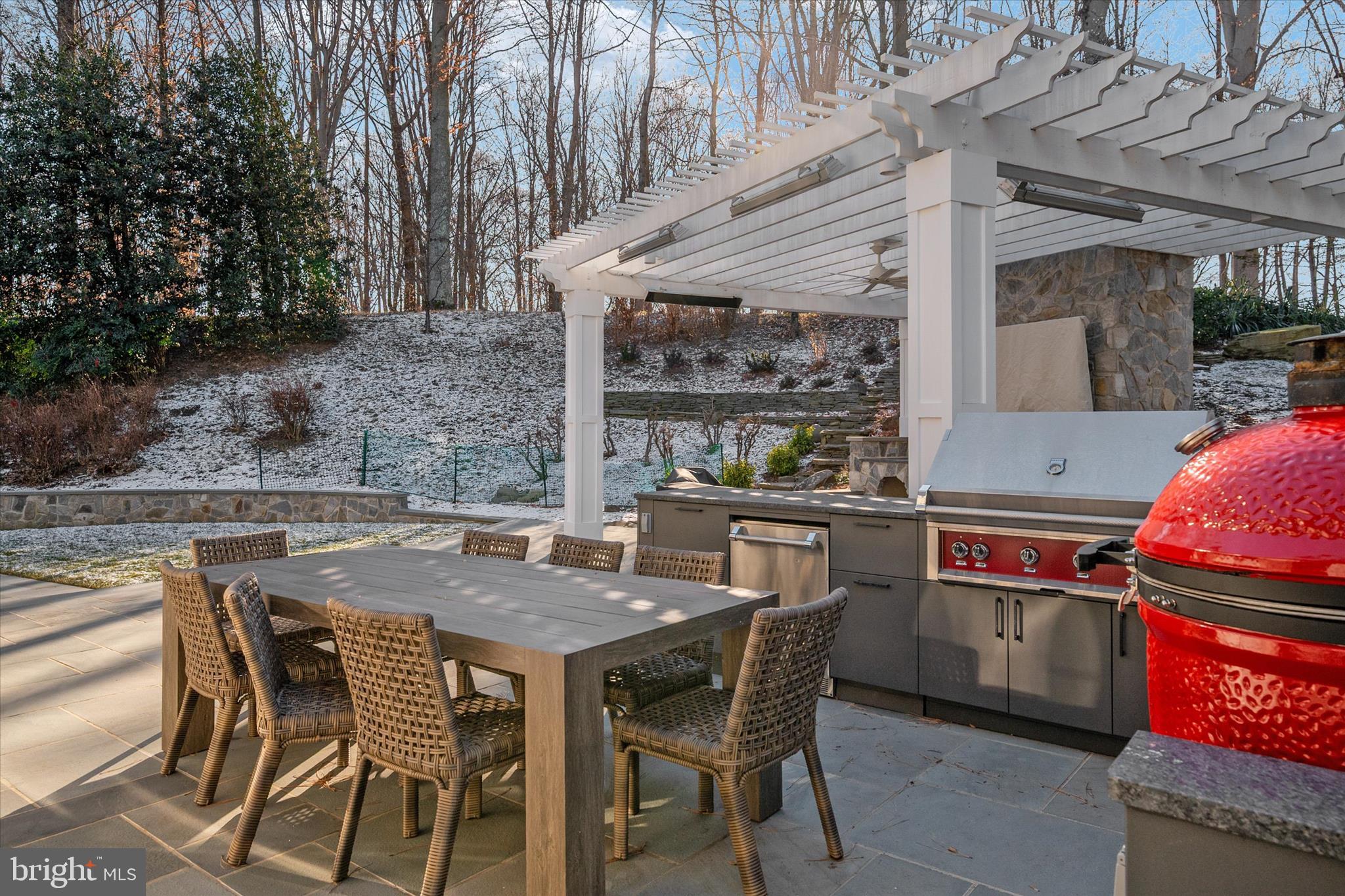 SOUTH RIVER COLONY - Residential