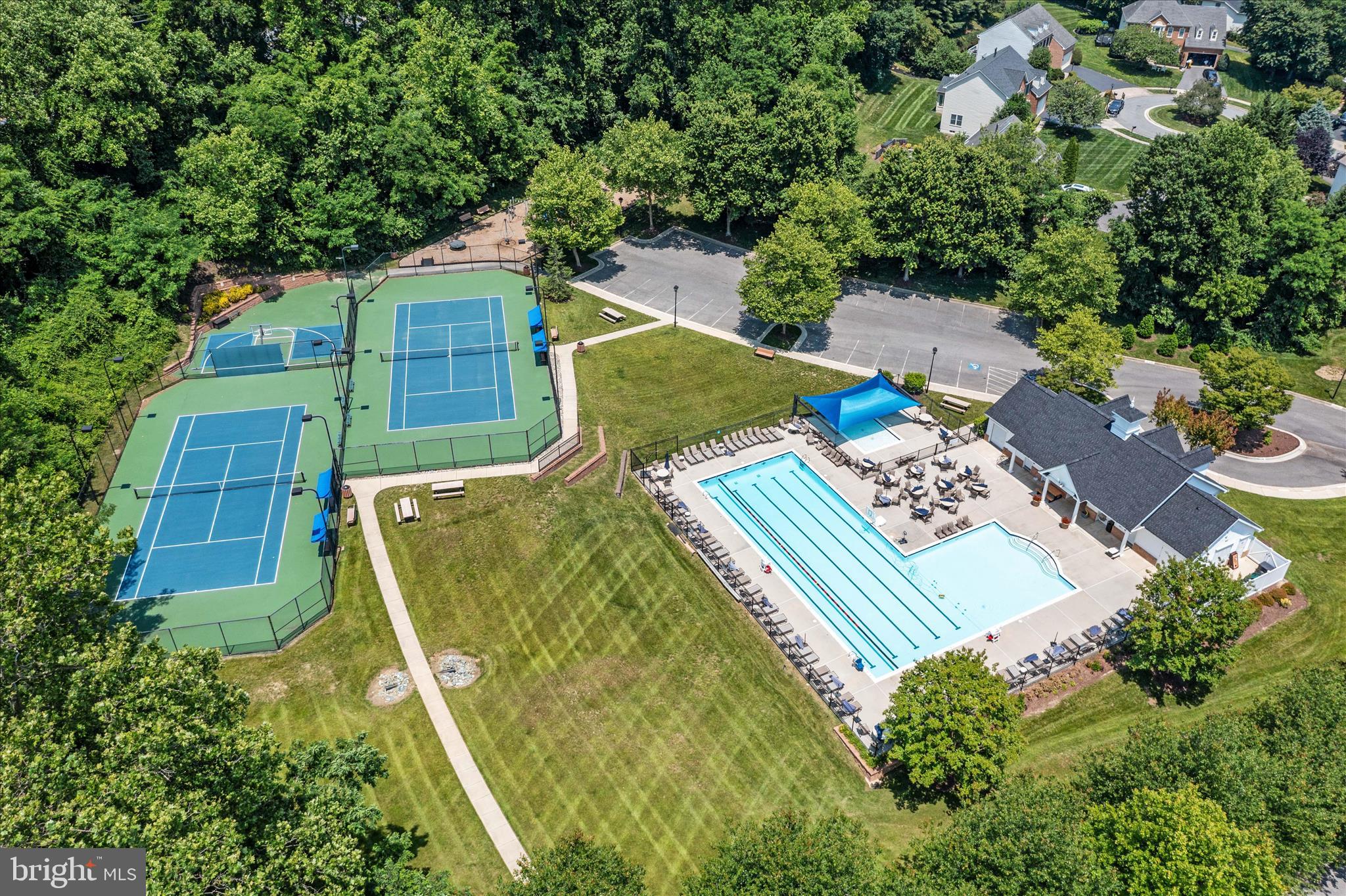 SOUTH RIVER COLONY - Residential