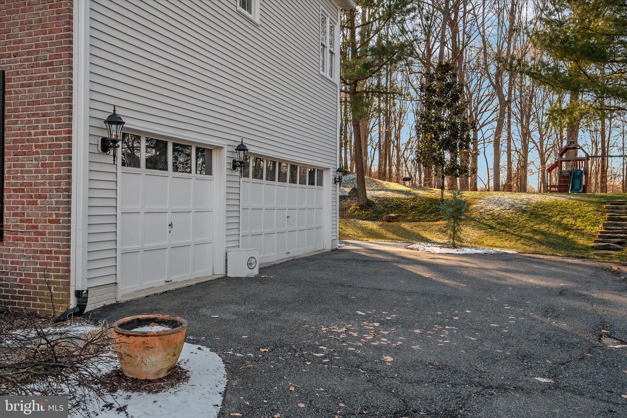 SOUTH RIVER COLONY - Residential