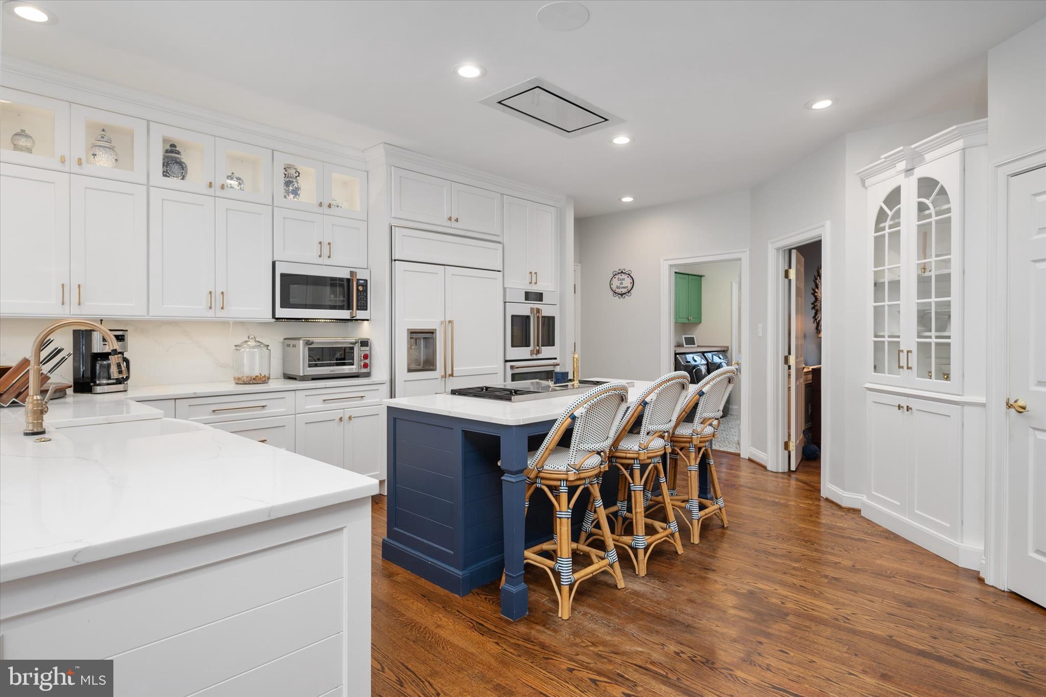 SOUTH RIVER COLONY - Residential