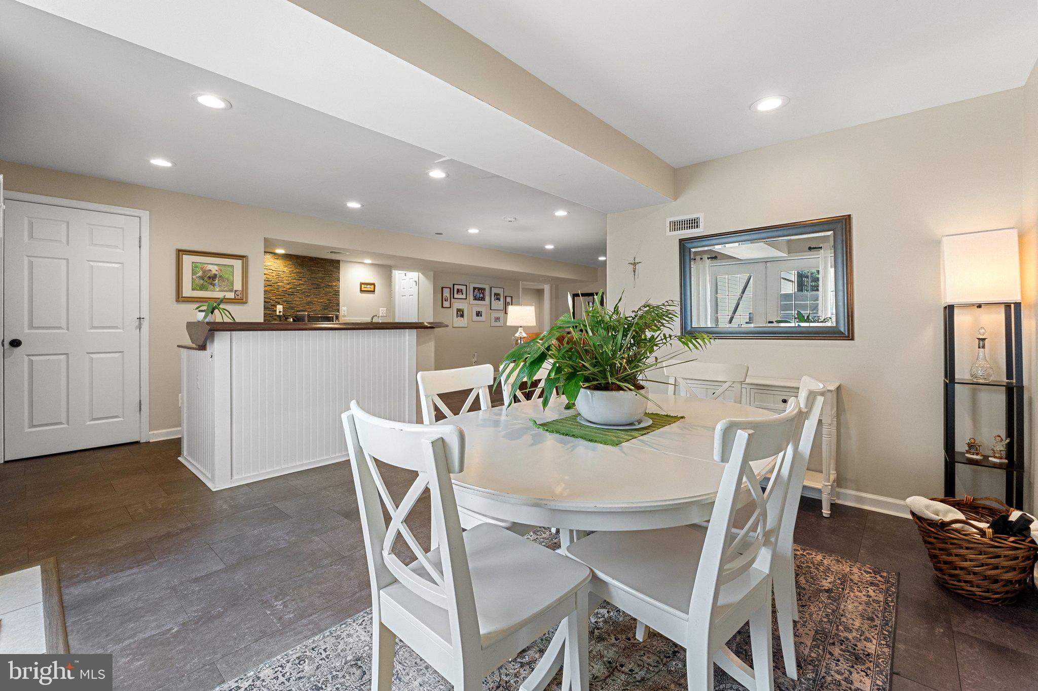 ASHLEY SPRINGS - Residential