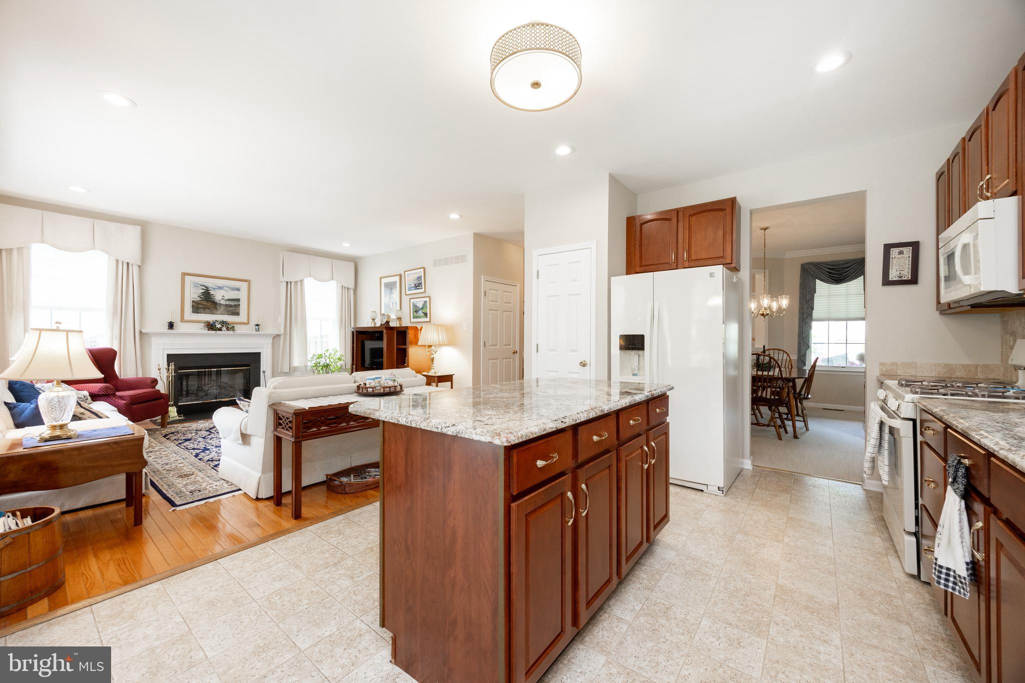WILLIAMSBURG - Residential
