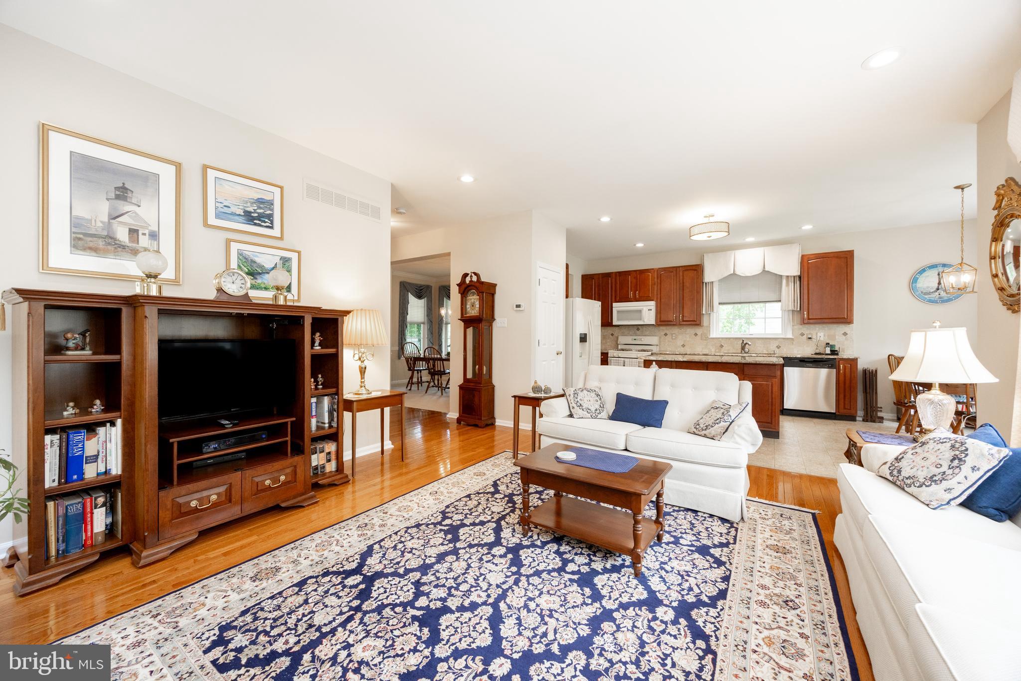 WILLIAMSBURG - Residential