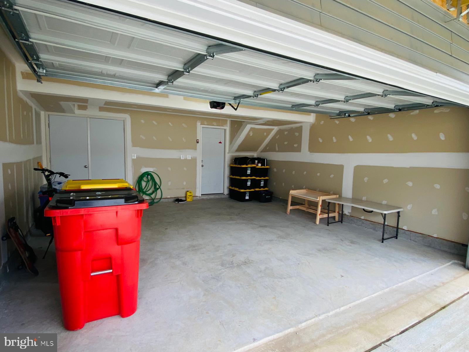 PRESIDENTS POINTE - Residential Lease