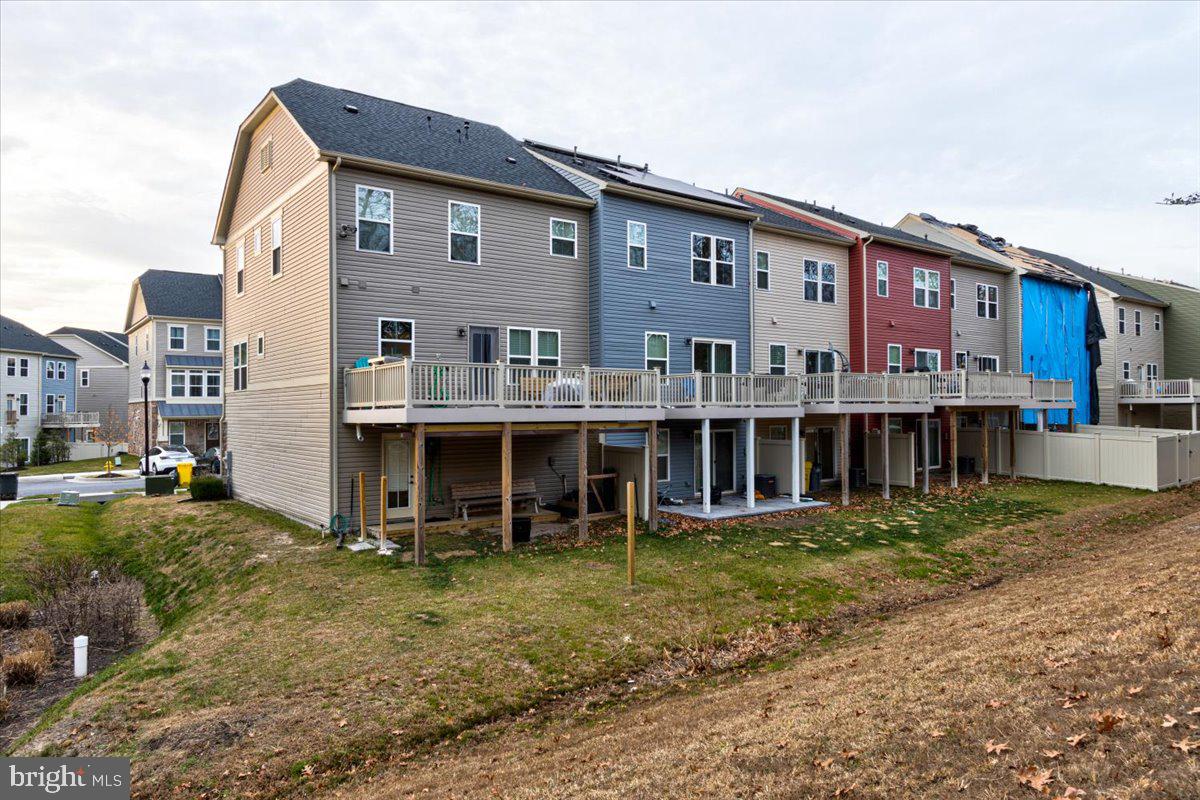 CREEKSIDE VILLAGE AT TANYARD SPRINGS - Residential