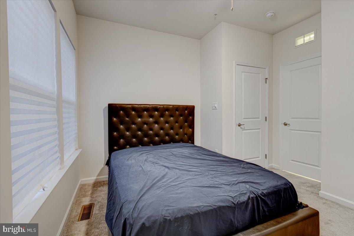 CREEKSIDE VILLAGE AT TANYARD SPRINGS - Residential