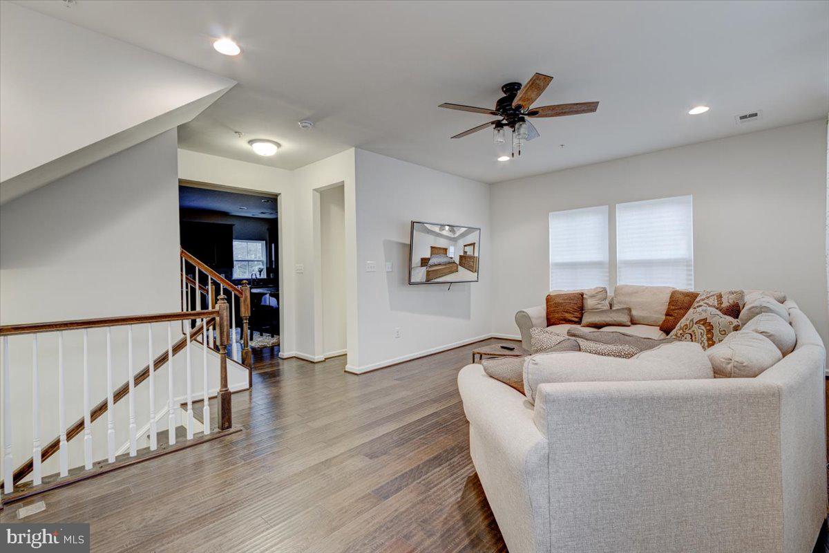 CREEKSIDE VILLAGE AT TANYARD SPRINGS - Residential