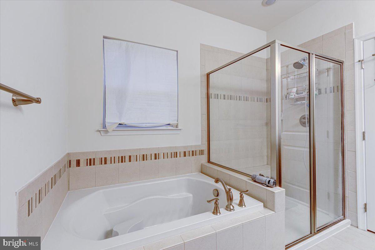 CREEKSIDE VILLAGE AT TANYARD SPRINGS - Residential