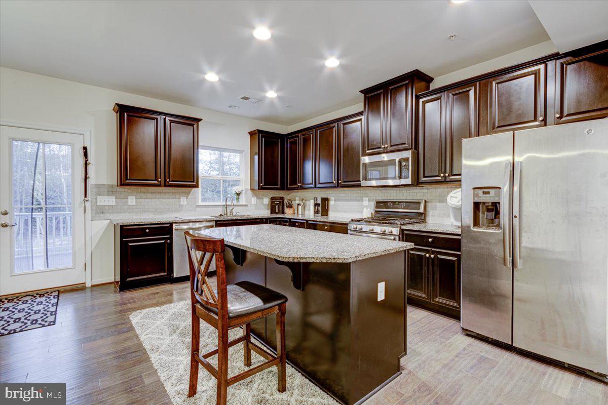 CREEKSIDE VILLAGE AT TANYARD SPRINGS - Residential