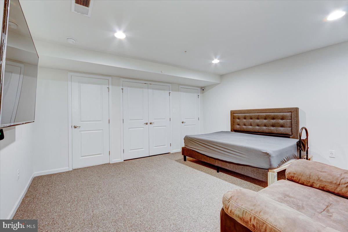 CREEKSIDE VILLAGE AT TANYARD SPRINGS - Residential