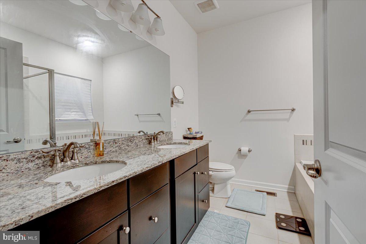 CREEKSIDE VILLAGE AT TANYARD SPRINGS - Residential