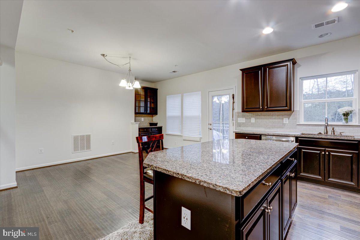 CREEKSIDE VILLAGE AT TANYARD SPRINGS - Residential