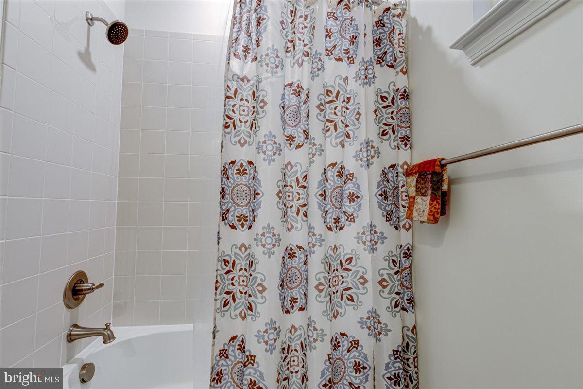 CREEKSIDE VILLAGE AT TANYARD SPRINGS - Residential