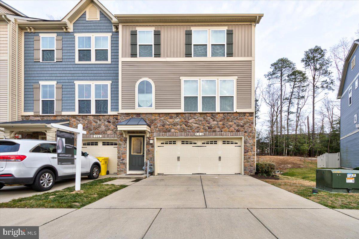 CREEKSIDE VILLAGE AT TANYARD SPRINGS - Residential