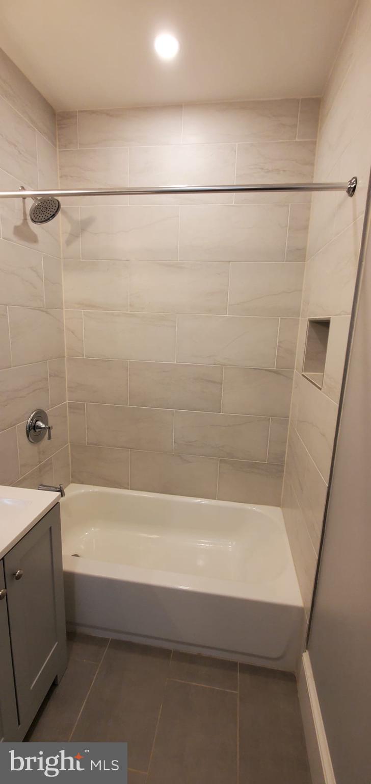 WASHINGTON VILLAGE - Residential Lease