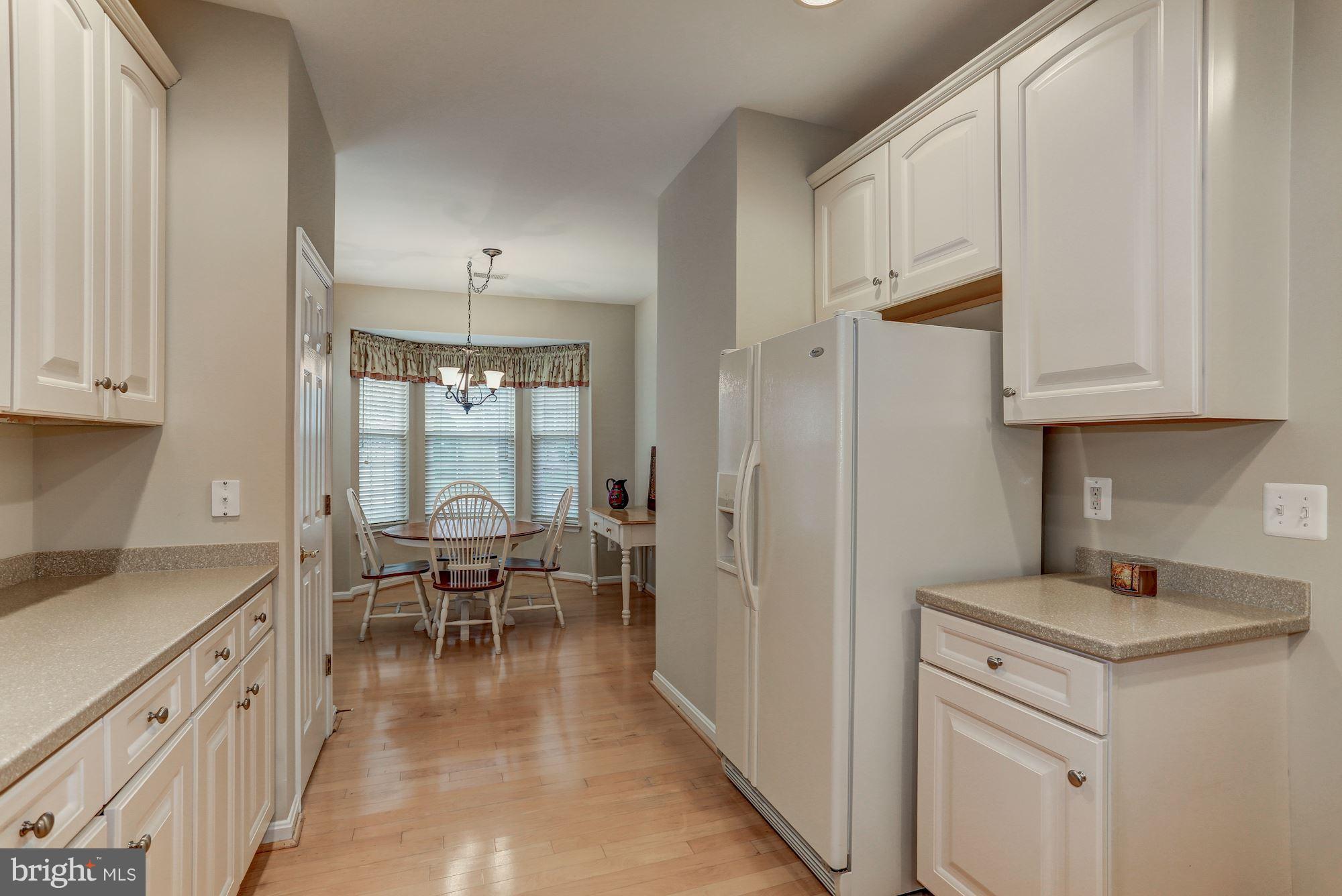 FOUR SEASONS - Residential