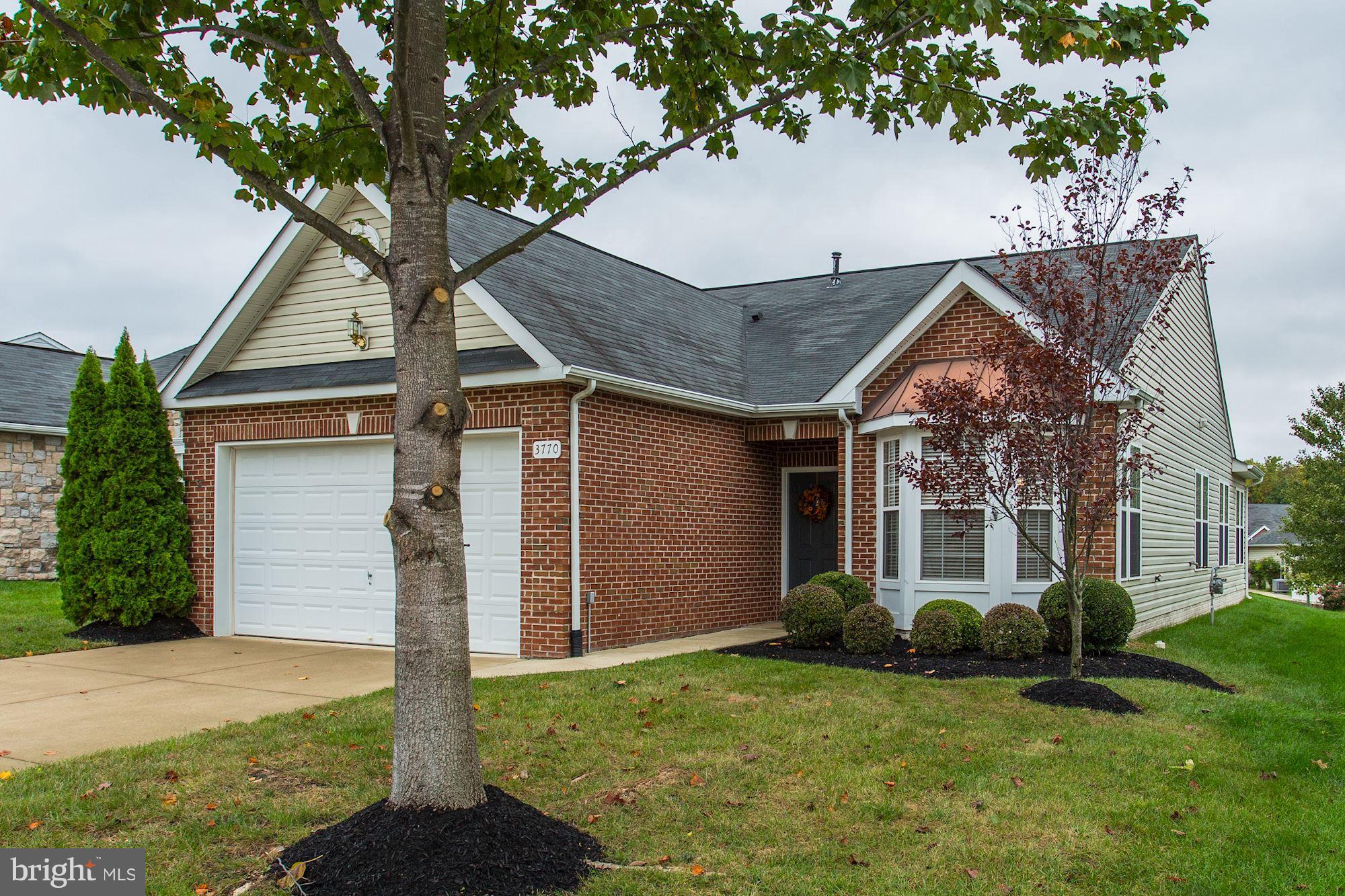 FOUR SEASONS - Residential