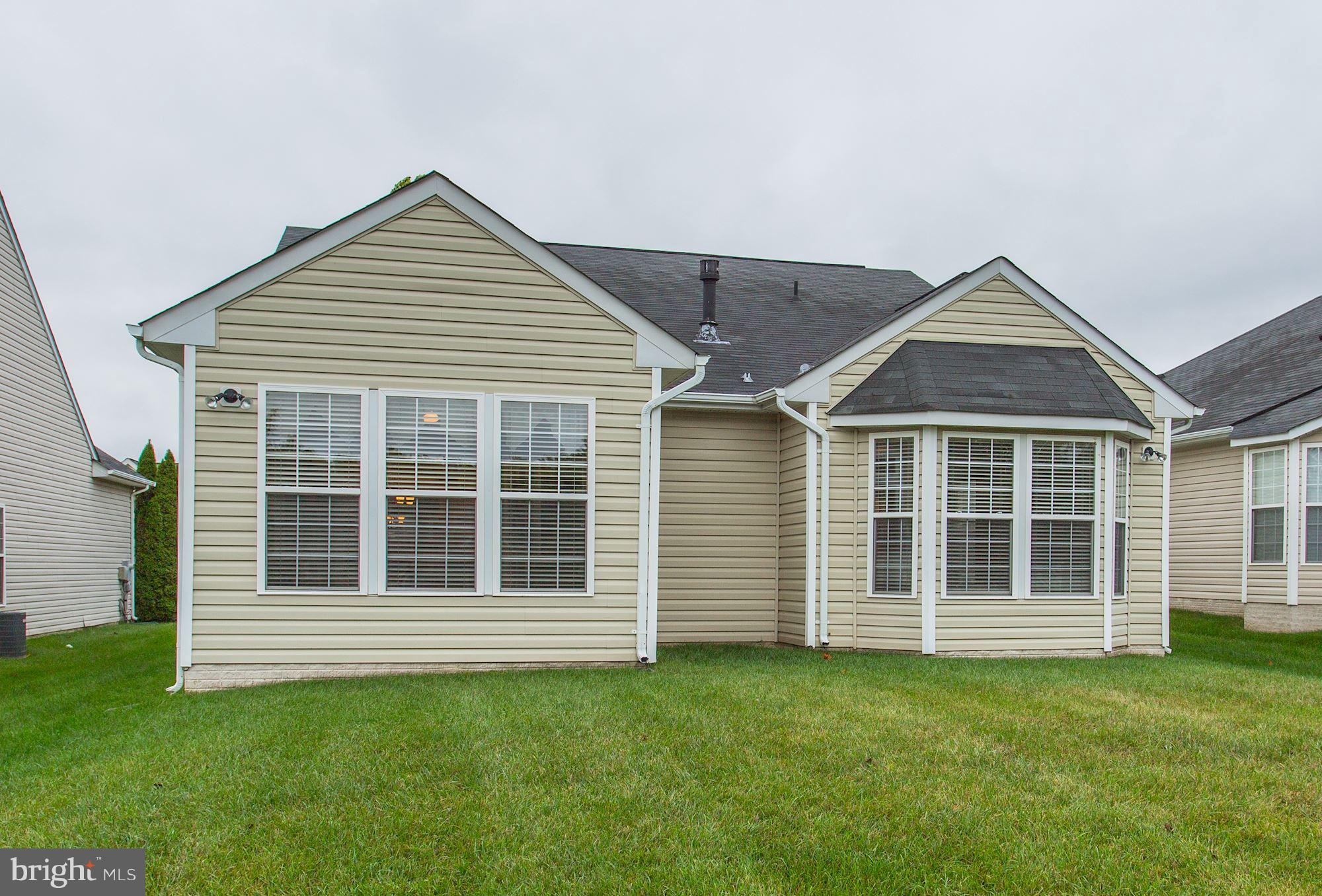 FOUR SEASONS - Residential