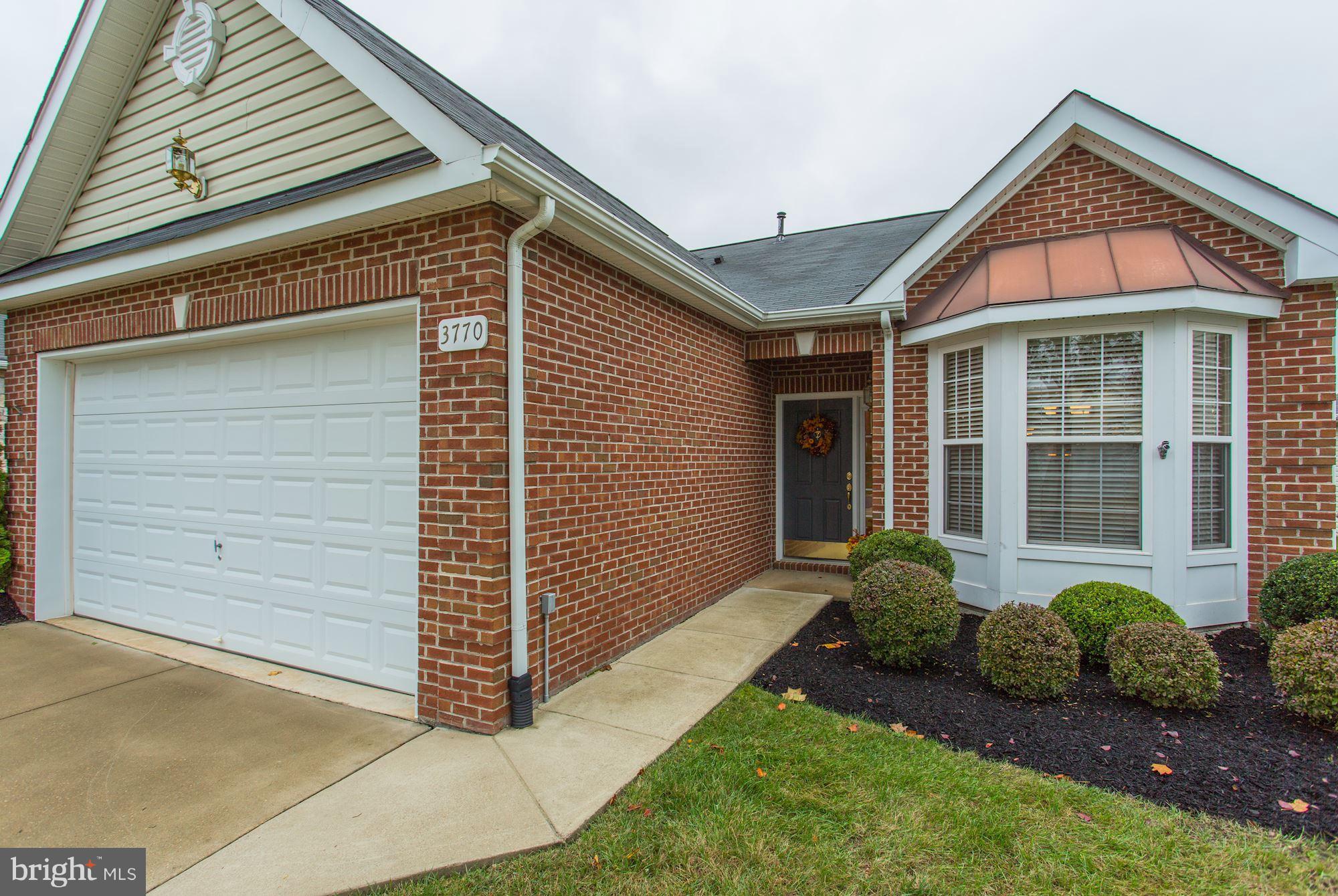 FOUR SEASONS - Residential