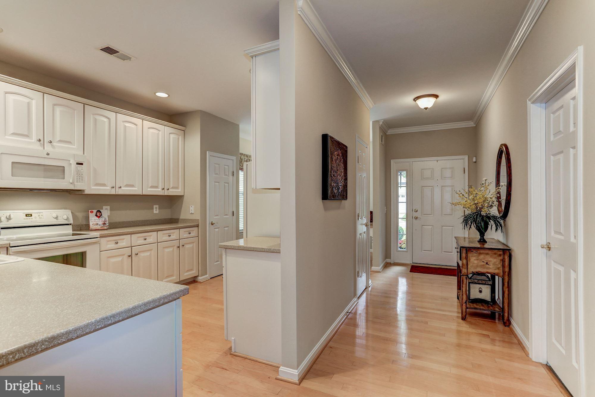 FOUR SEASONS - Residential