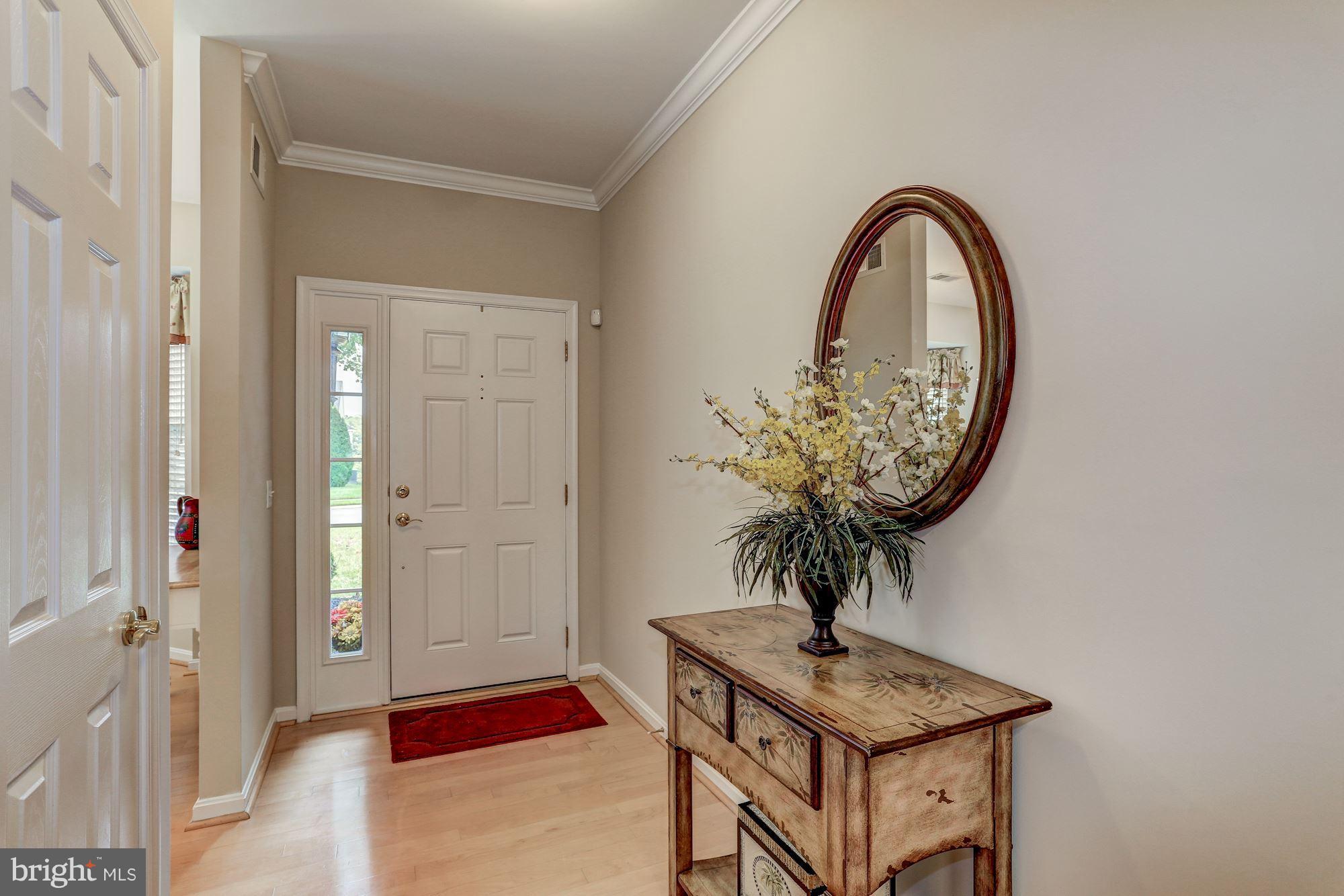 FOUR SEASONS - Residential