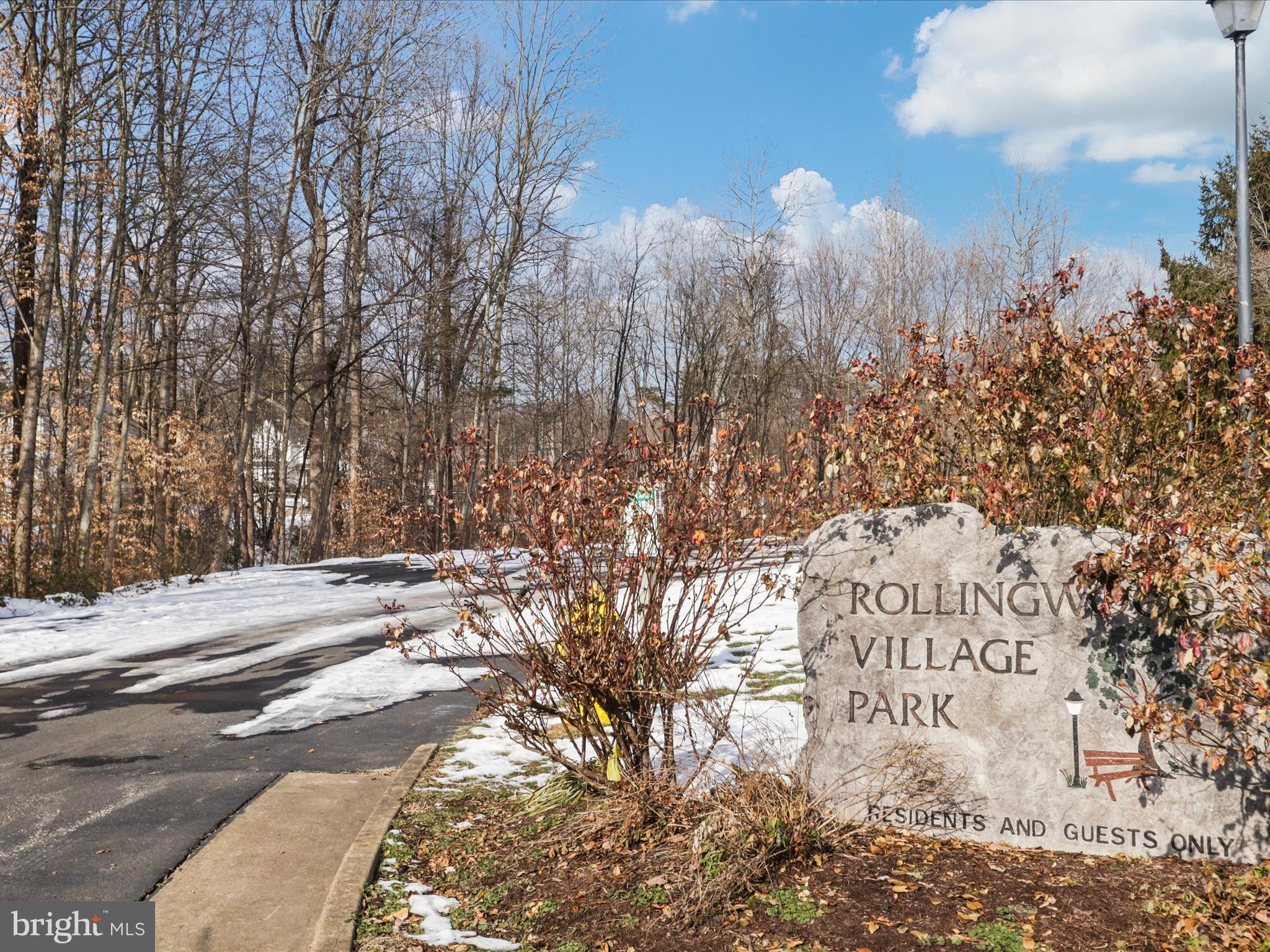 ROLLINGWOOD VILLAGE - Residential Lease