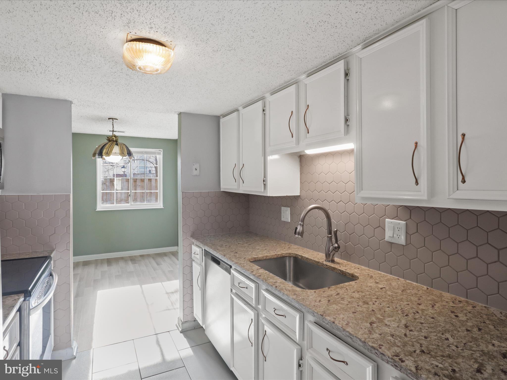 ROLLINGWOOD VILLAGE - Residential Lease