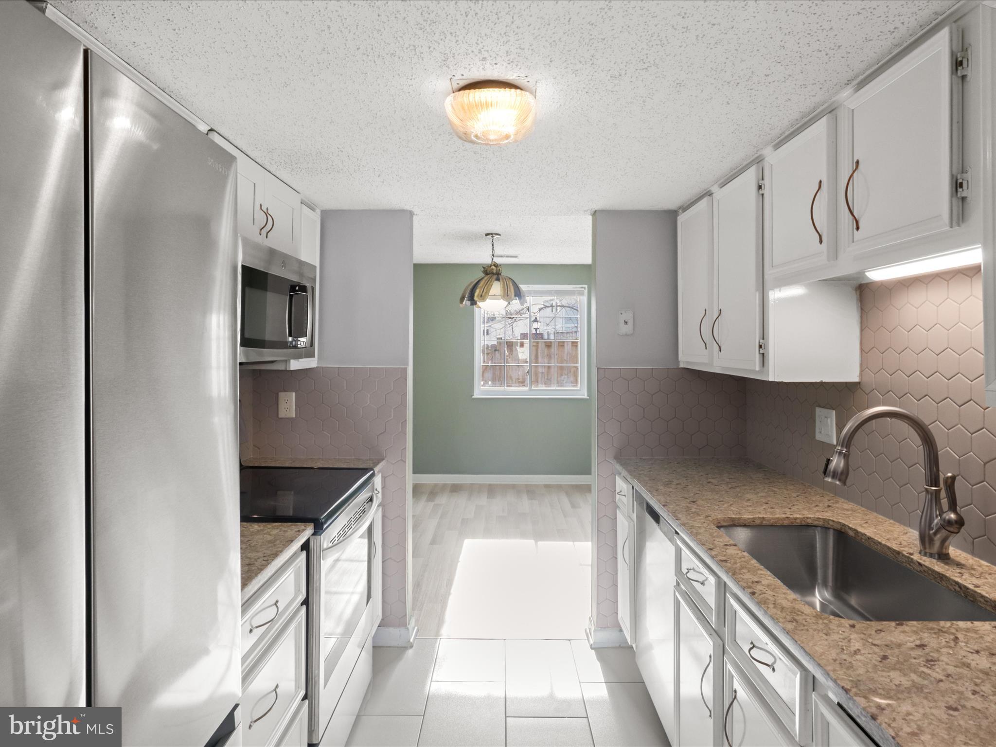 ROLLINGWOOD VILLAGE - Residential Lease