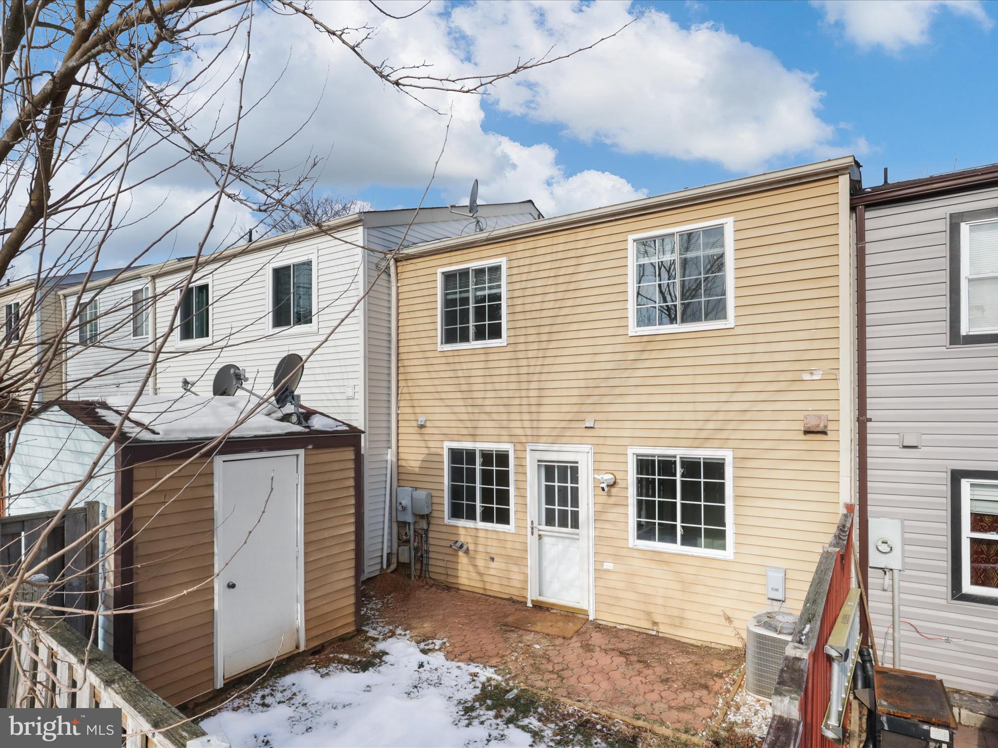 ROLLINGWOOD VILLAGE - Residential Lease