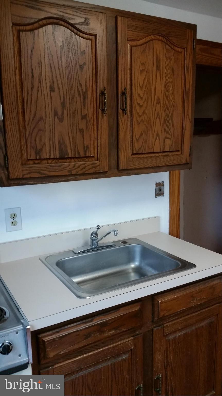 PERRY HALL - Residential Lease