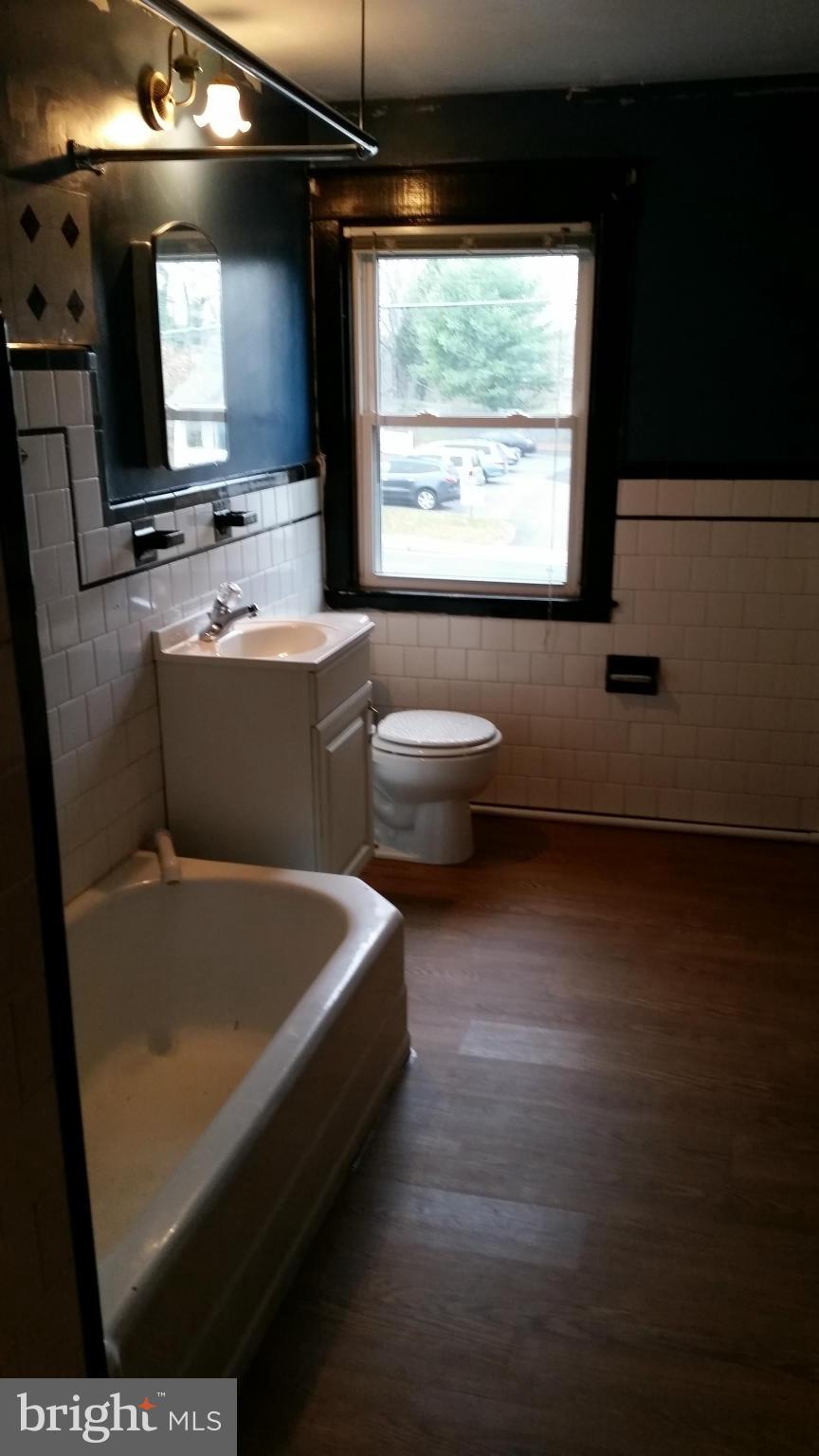 PERRY HALL - Residential Lease