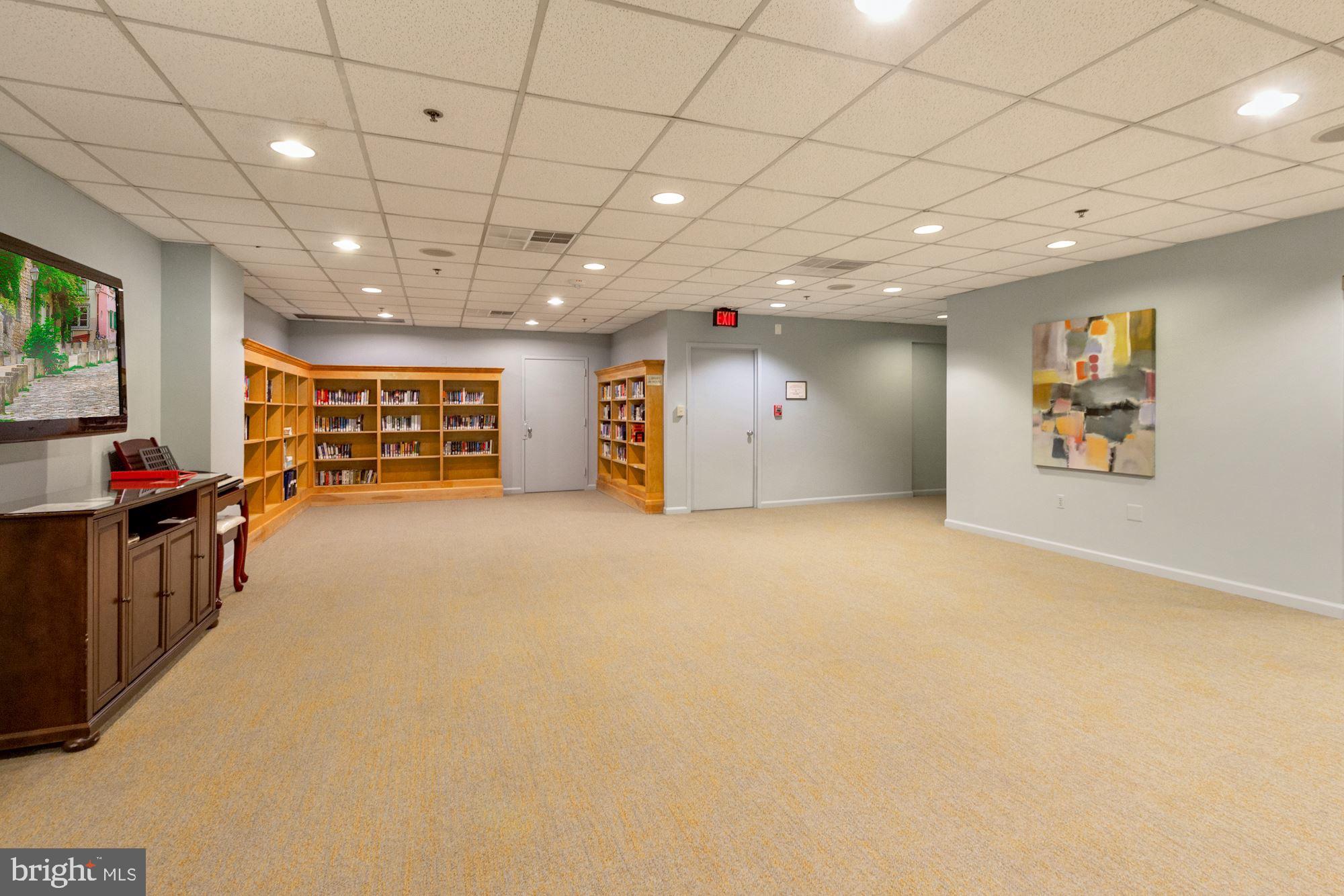 LEISURE WORLD - Residential