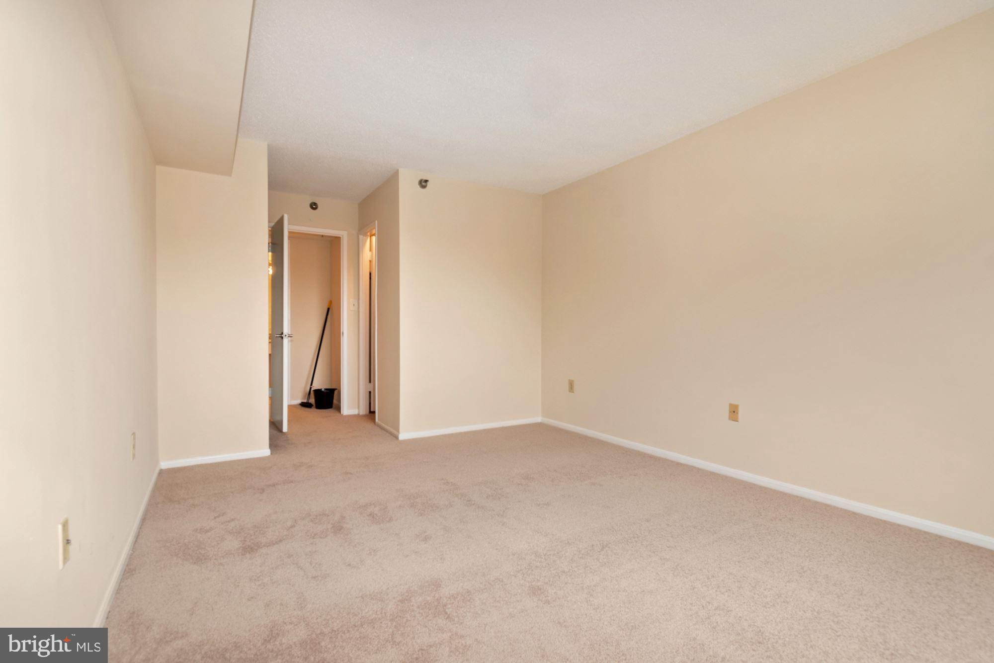 LEISURE WORLD - Residential