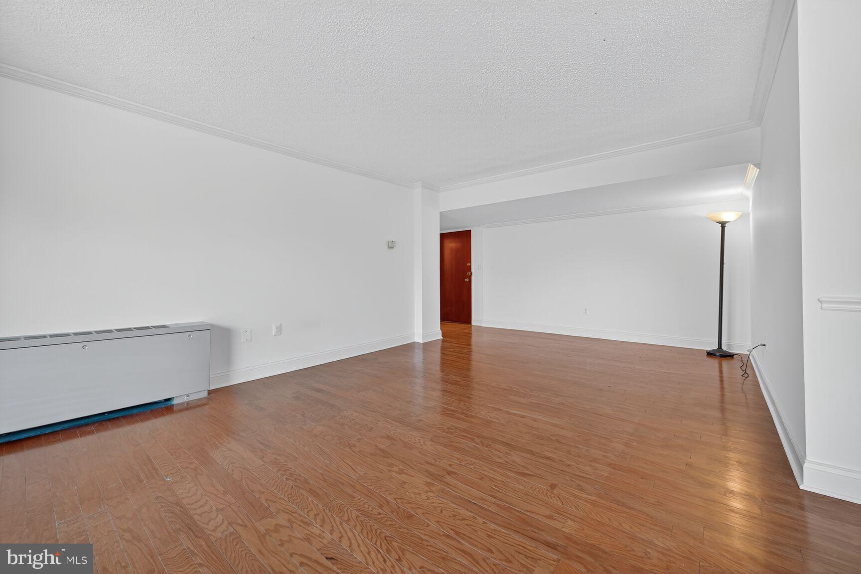 LAKESIDE TERRACE - Residential