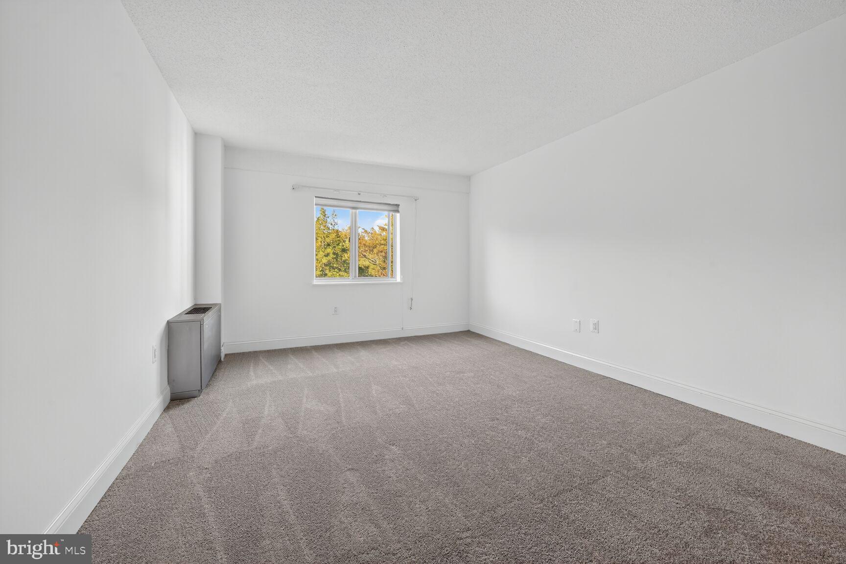 LAKESIDE TERRACE - Residential