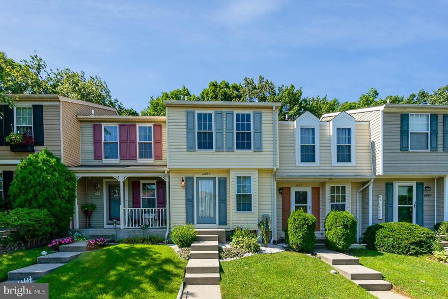 Welcome home! Located in this quiet Perry Hall neighborhood, this 2 bedroom 2 bath home is perfect for any 1st time buyer, couples, or someone looking to downsize! Having close proximity to many White Marsh & Perry Hall attractions, whether you want to bike, walk, or drive, no-one should ever speak the words "I'm bored". Very convenient spot and not a far drive to Baltimore City,  Bel Air, & Towson for further attractions. The fully finished basement, equipped with a full bathroom would be an ideal entertainment space and even a potential 3rd bedroom. Come relax on the back deck facing the woods and listen to the surrounding nature in your wonderful new home. Make it yours today!
BUYER GOT COLD FEET!!