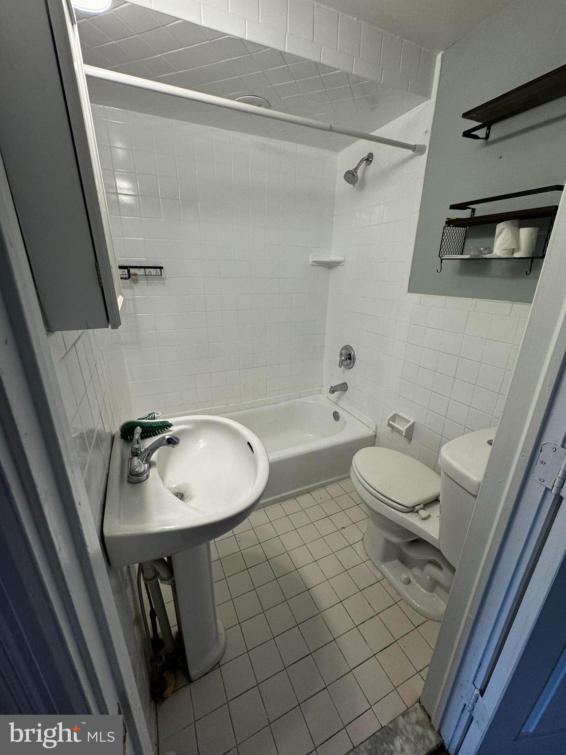 LOWER MOYAMENSING - Residential Lease