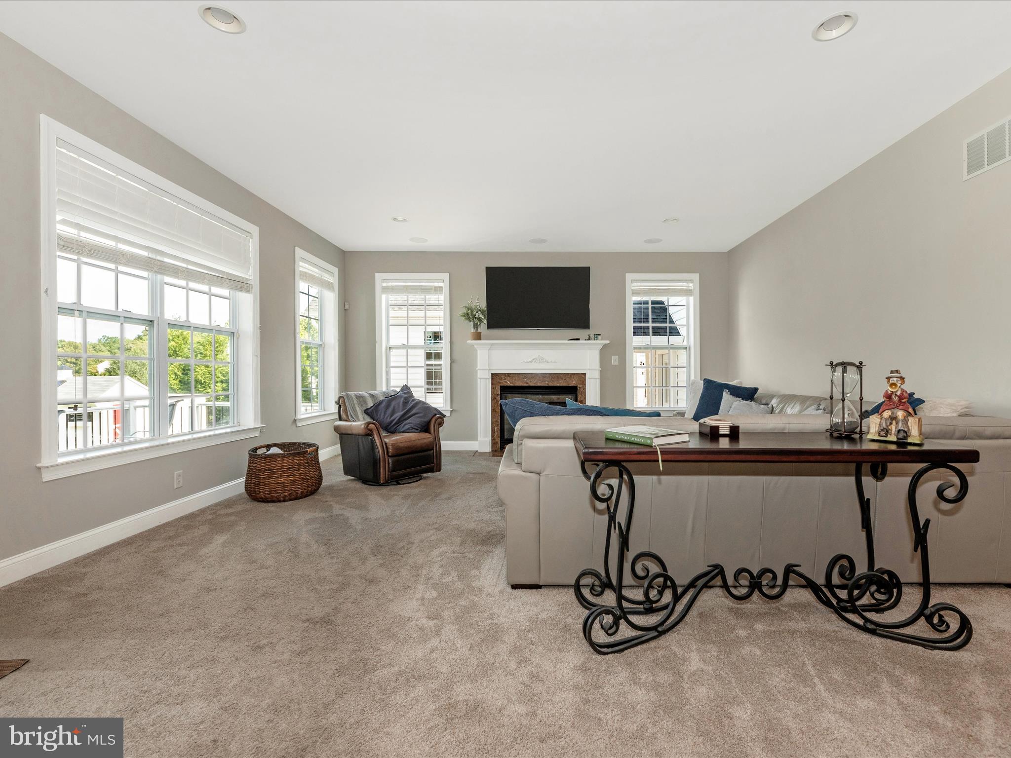 HOLLY HOUSE MEADOWS - Residential