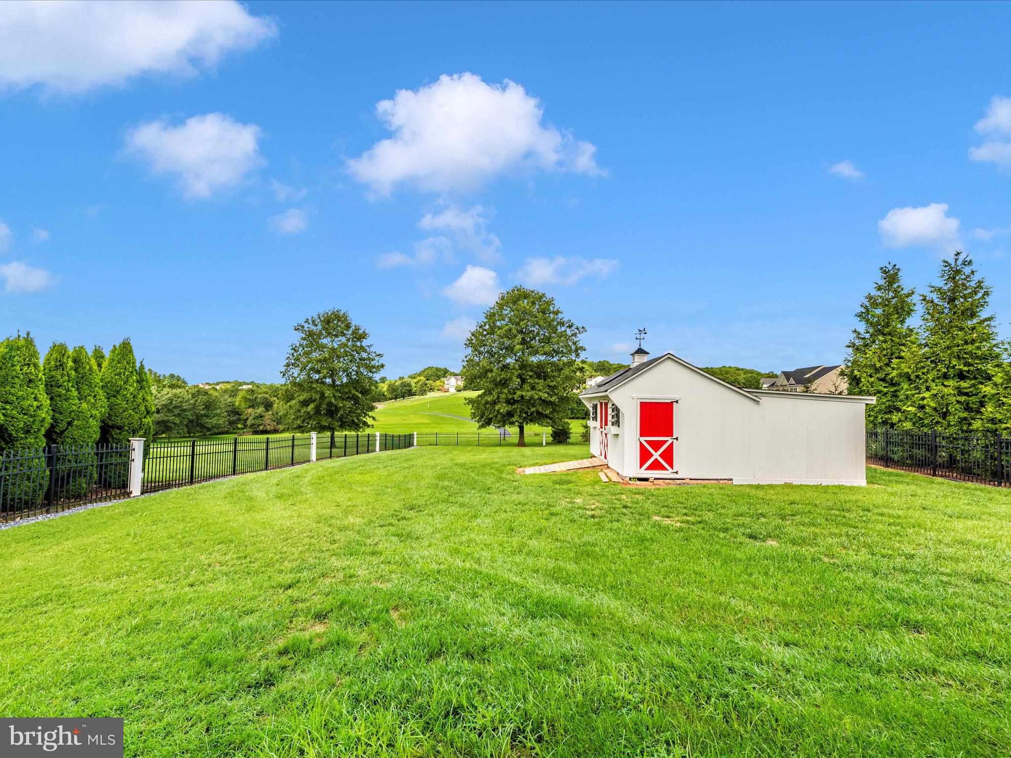 HOLLY HOUSE MEADOWS - Residential