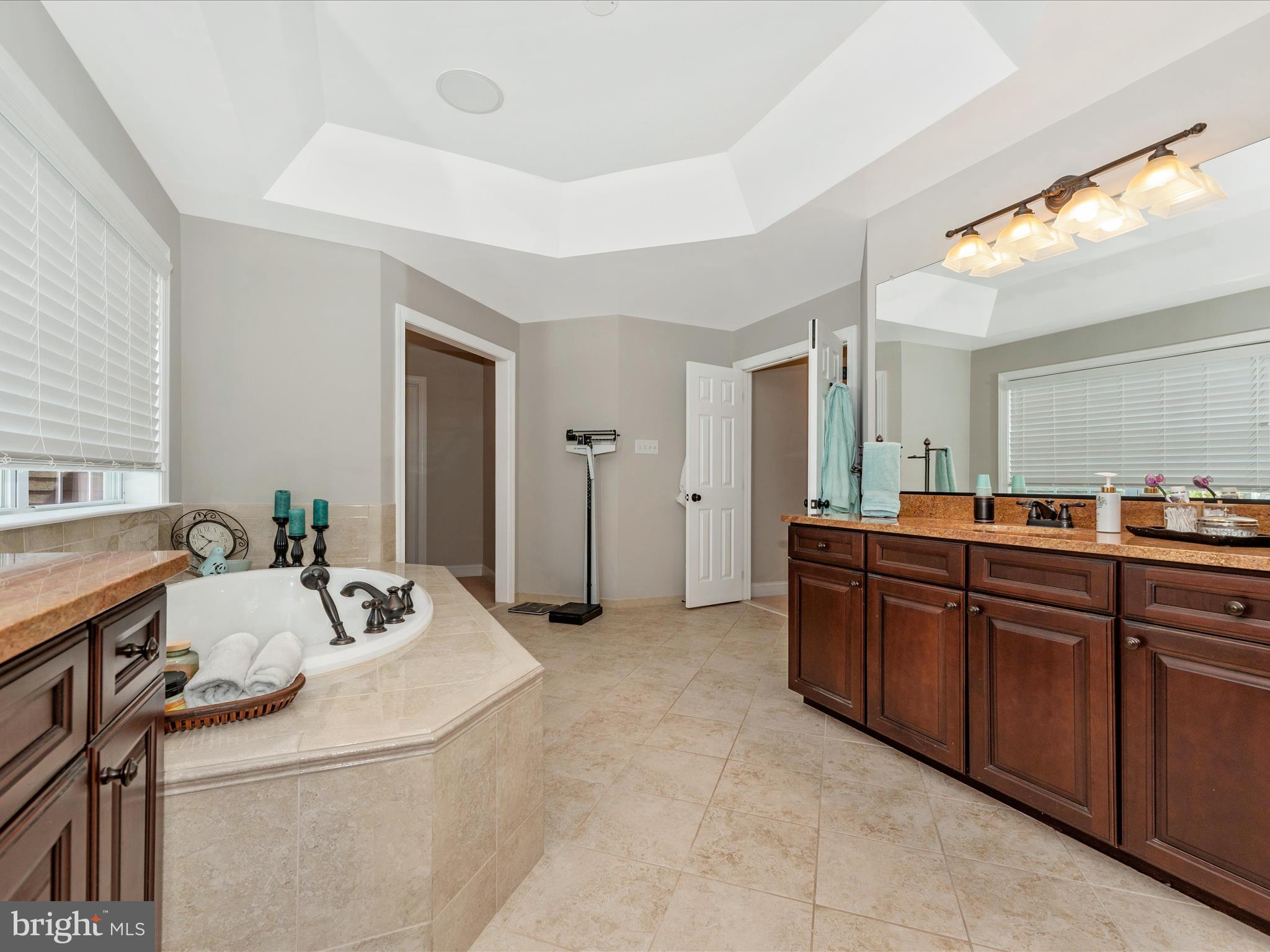 HOLLY HOUSE MEADOWS - Residential