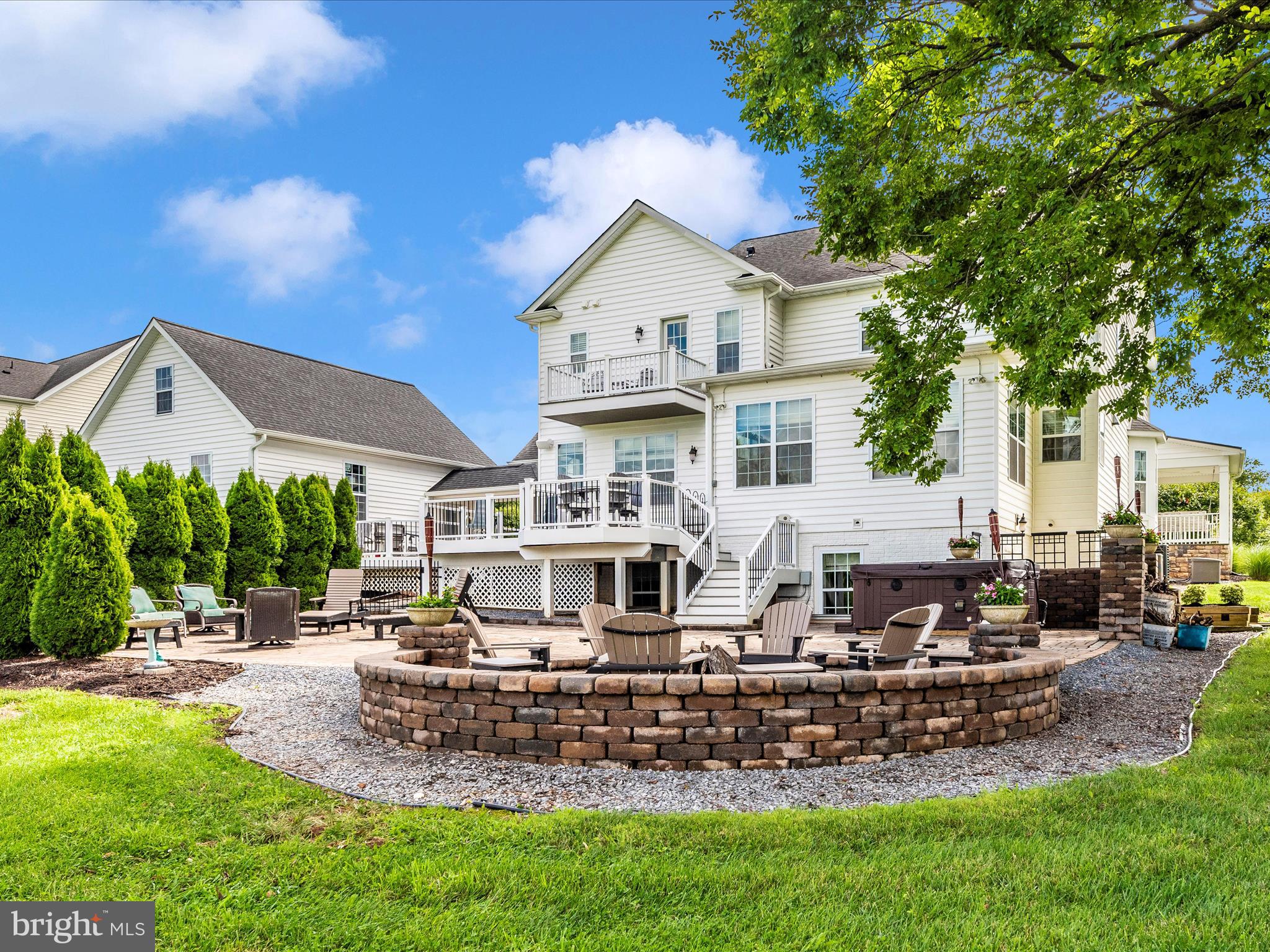 HOLLY HOUSE MEADOWS - Residential