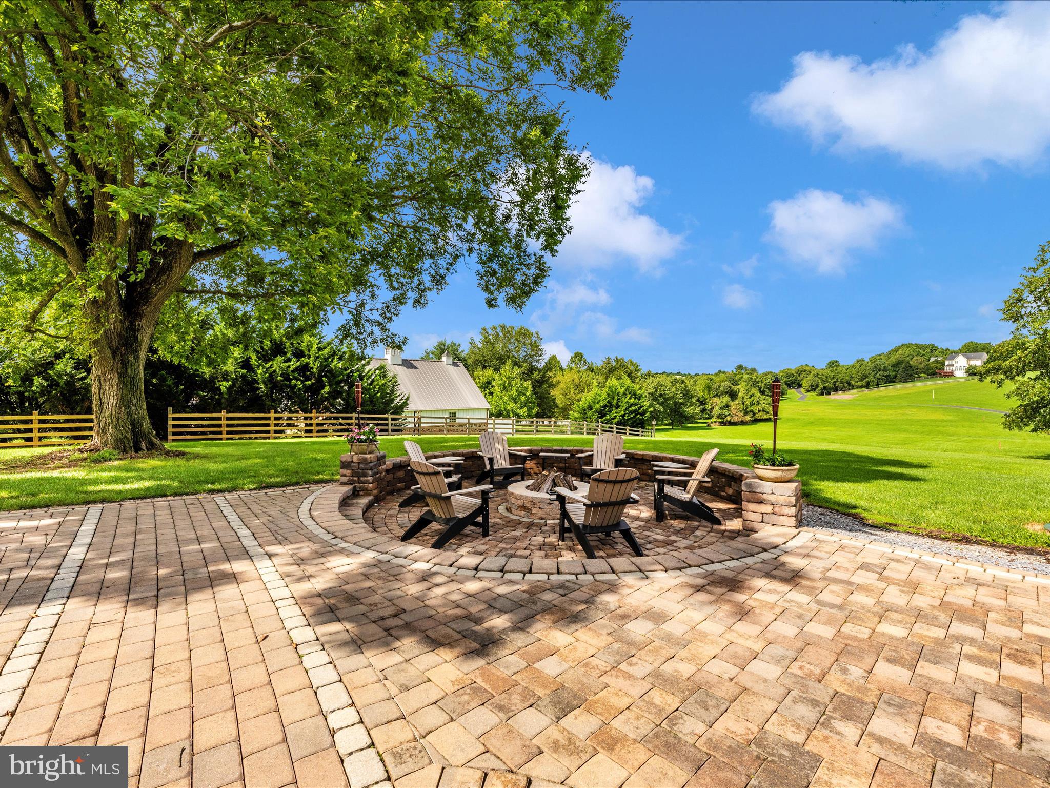 HOLLY HOUSE MEADOWS - Residential