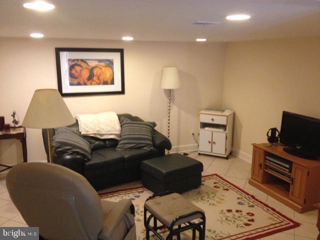 BRADDOCK HEIGHTS - Residential Lease