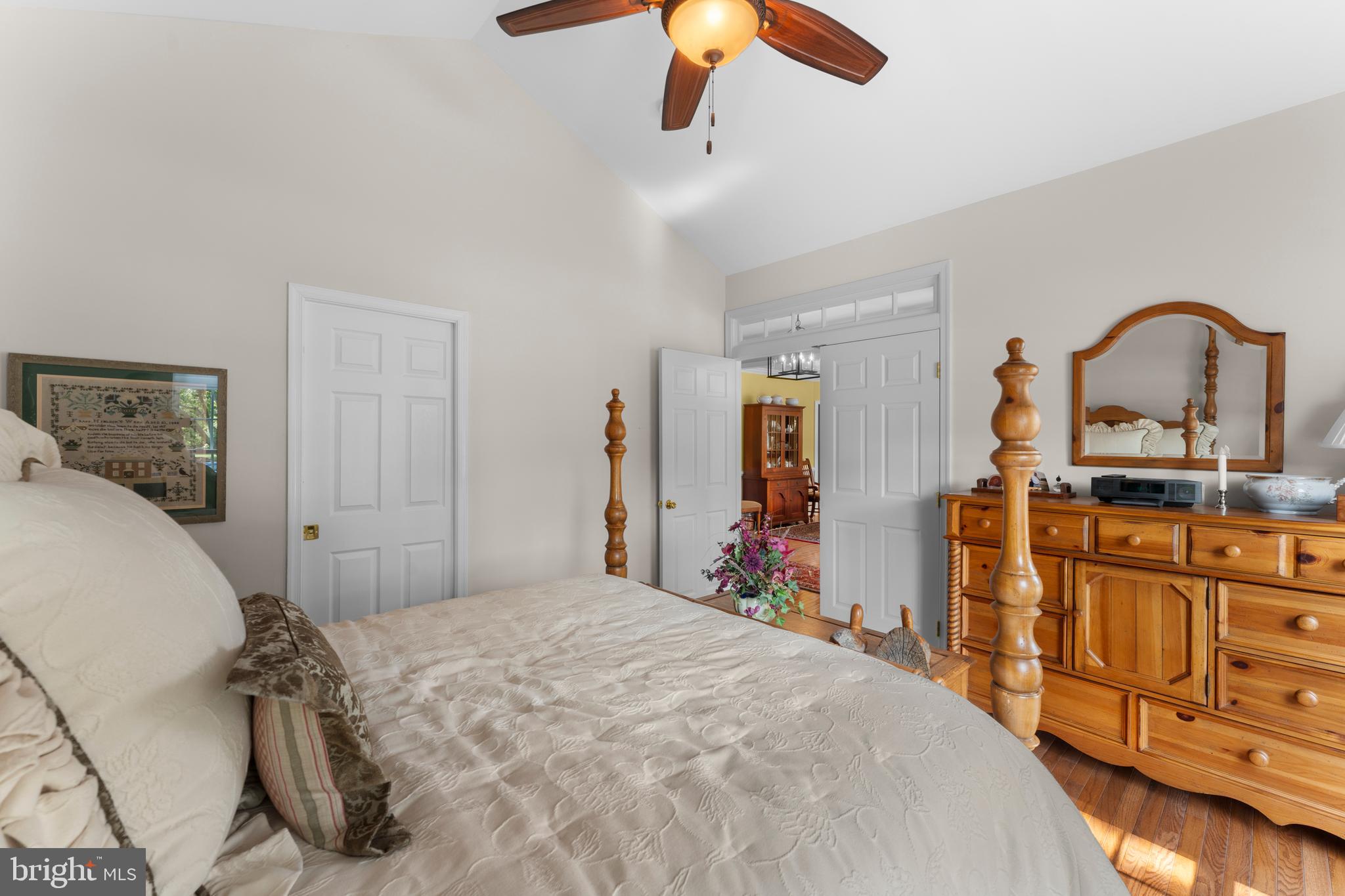 COUNTRY CLUB ESTATES - Residential