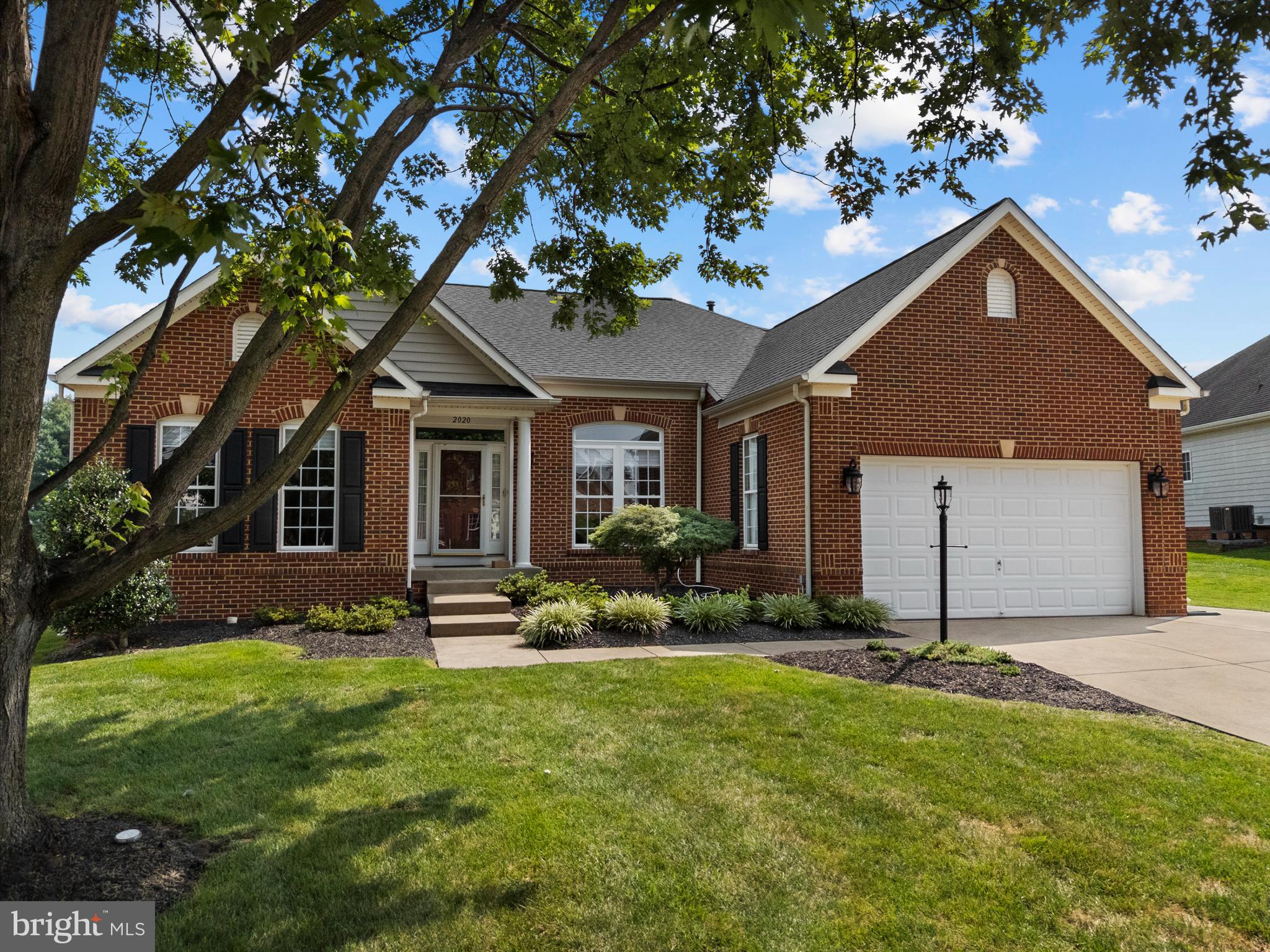 COUNTRY CLUB ESTATES - Residential