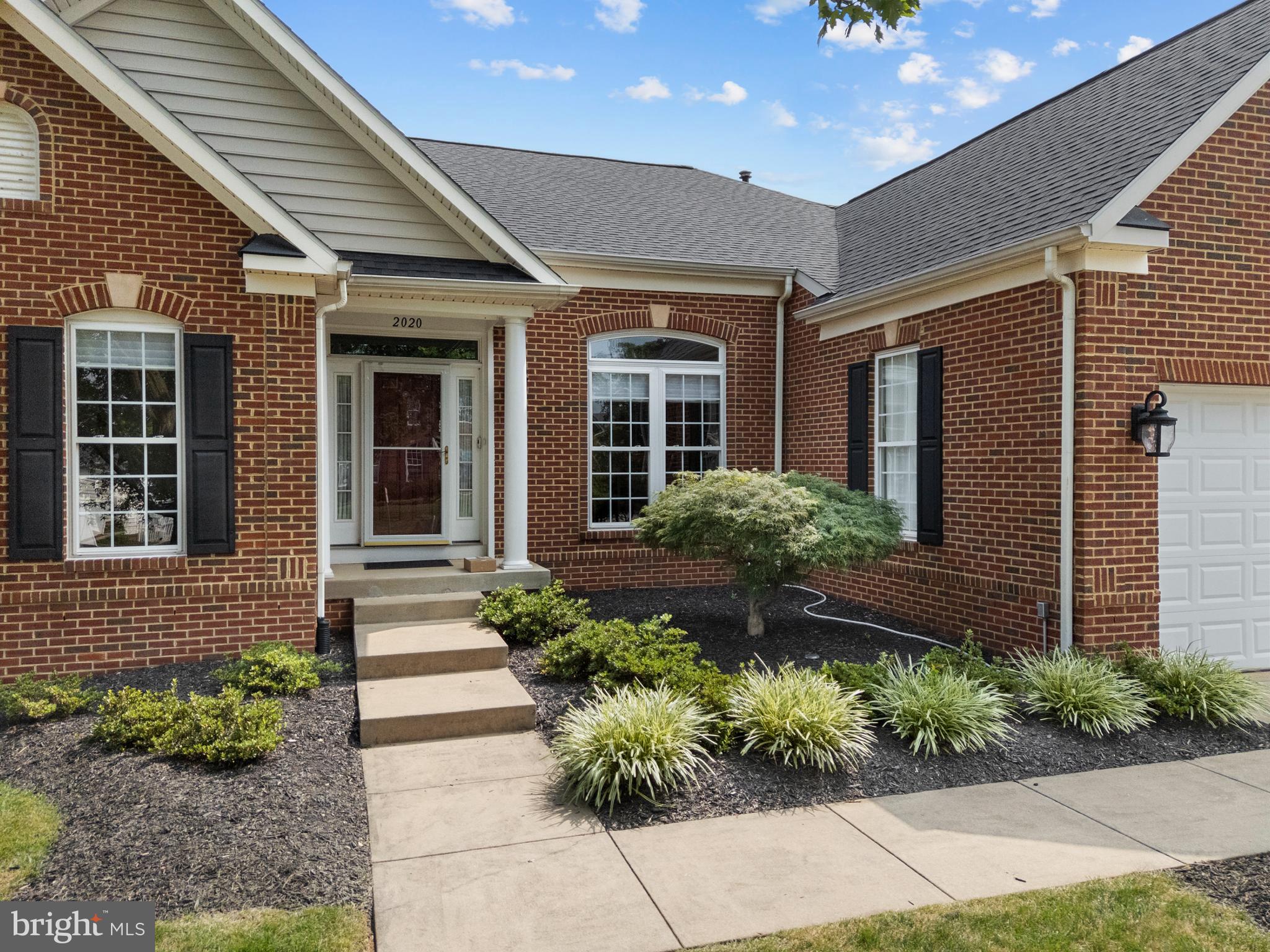 COUNTRY CLUB ESTATES - Residential