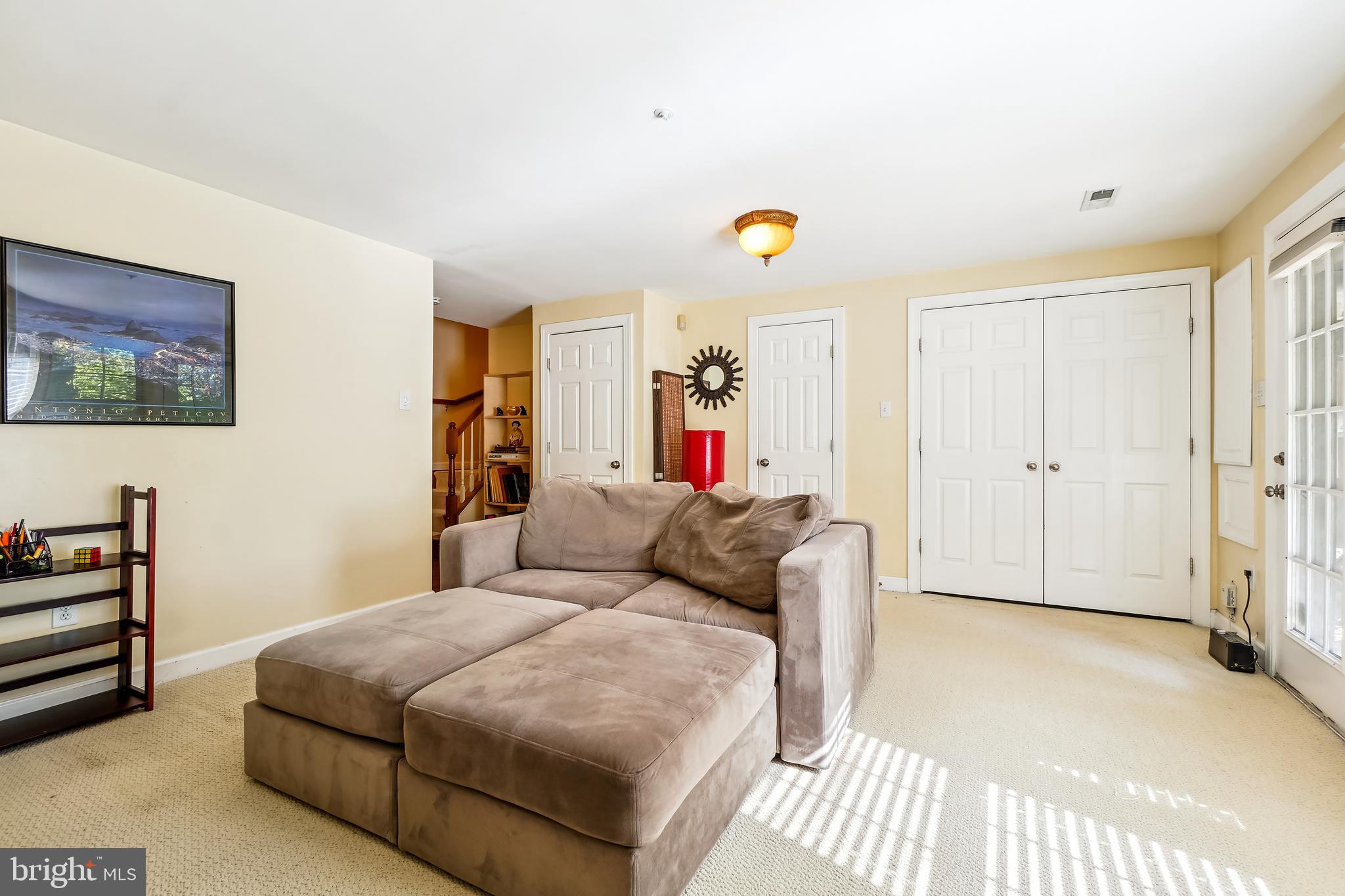 WILLOWS OF POTOMAC - Residential Lease